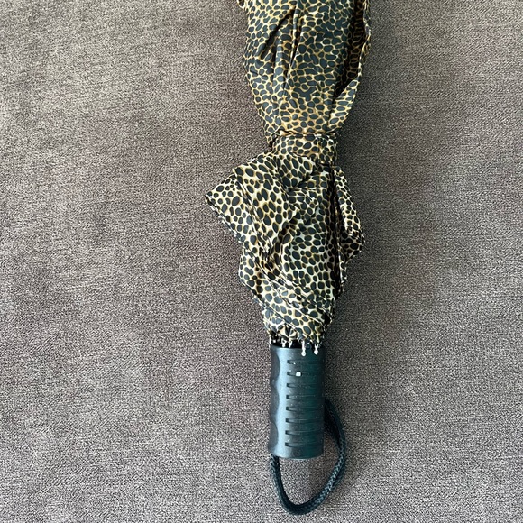 Leopard umbrella - Picture 7 of 9